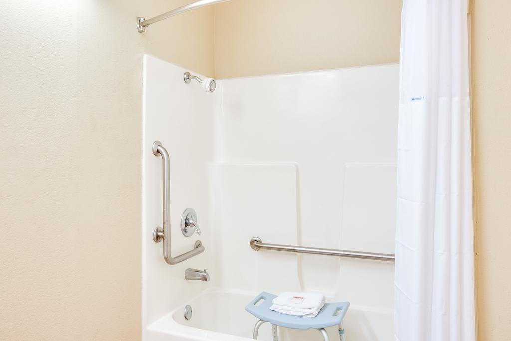 Days Inn By Wyndham Newport Ngoại thất bức ảnh