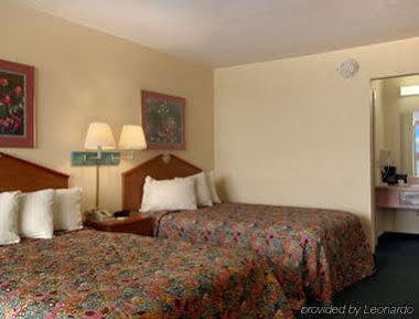 Days Inn By Wyndham Newport Ngoại thất bức ảnh