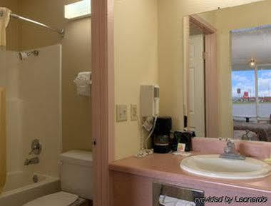 Days Inn By Wyndham Newport Ngoại thất bức ảnh