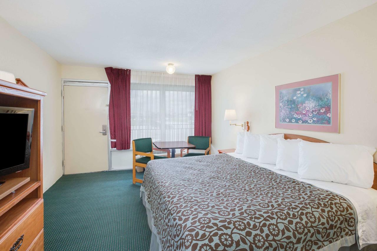 Days Inn By Wyndham Newport Ngoại thất bức ảnh